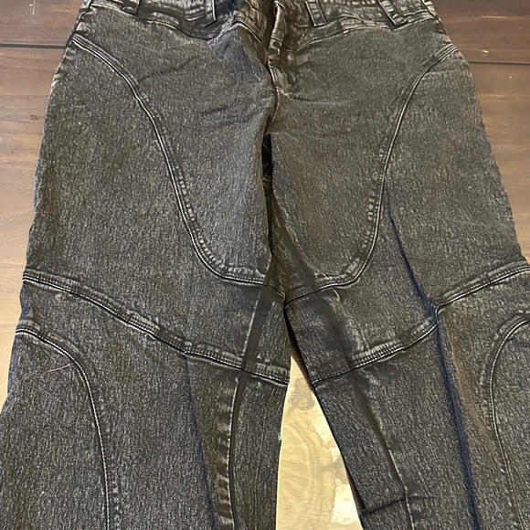 Stylish Black Women's Jeans - Picture 4 of 7